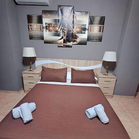 Hostal Dona Maria Valdemoro Exterior foto