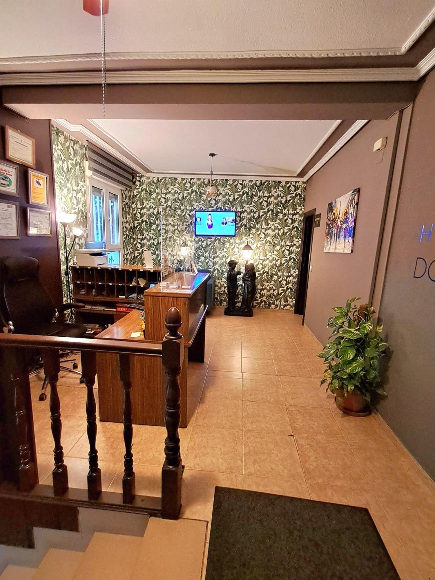 Hostal Dona Maria Valdemoro Exterior foto