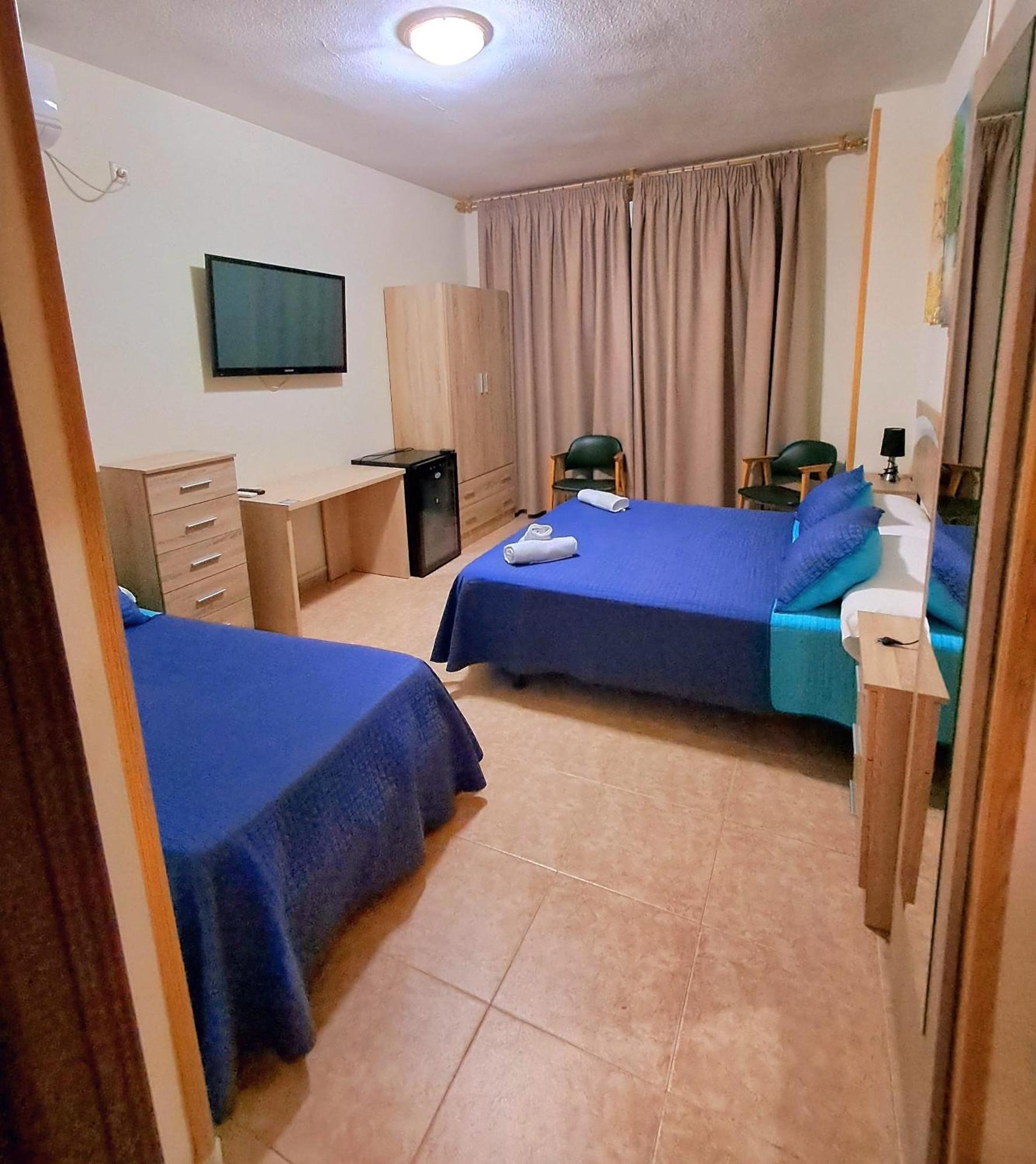 Hostal Dona Maria Valdemoro Exterior foto