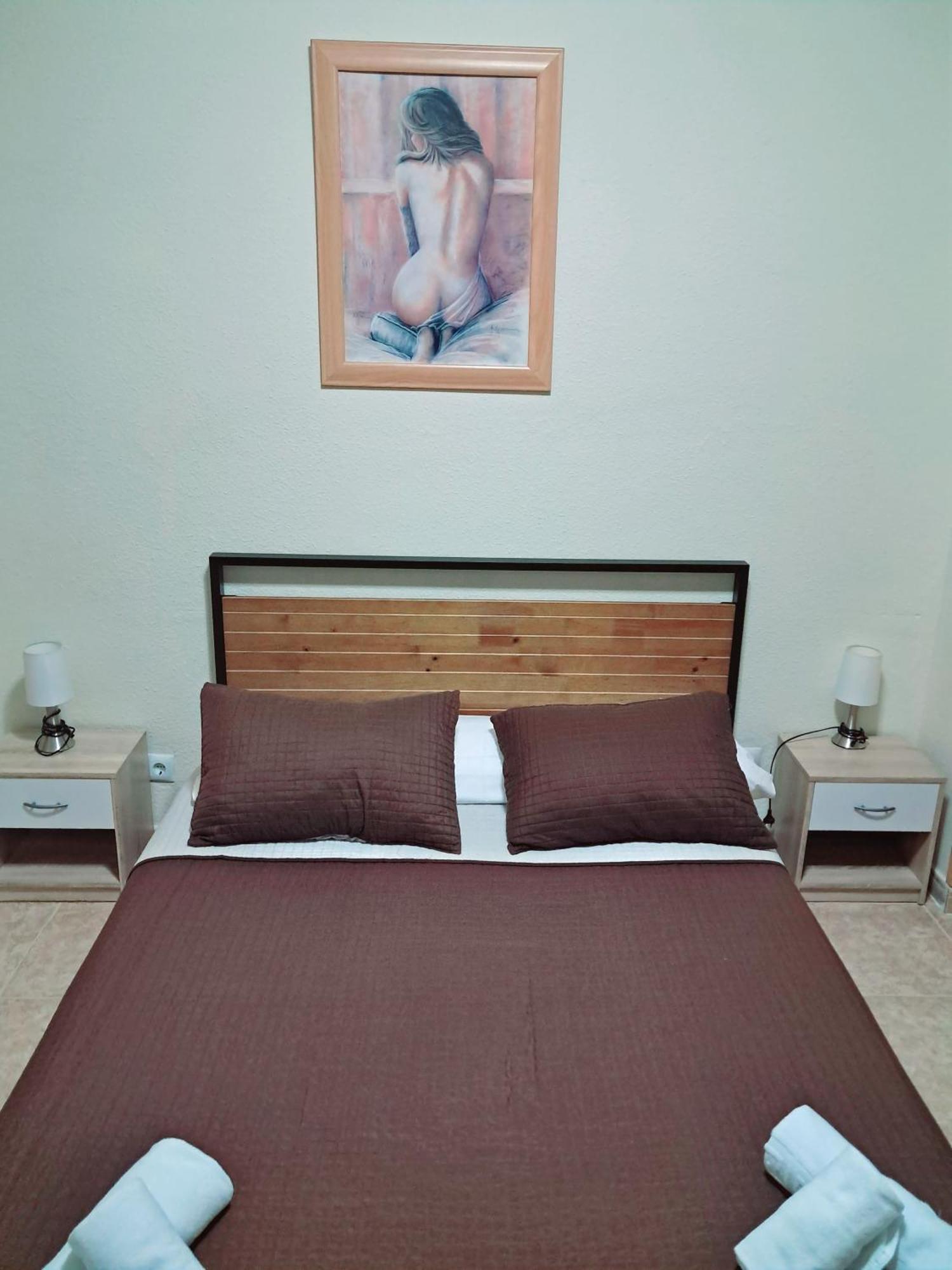 Hostal Dona Maria Valdemoro Exterior foto