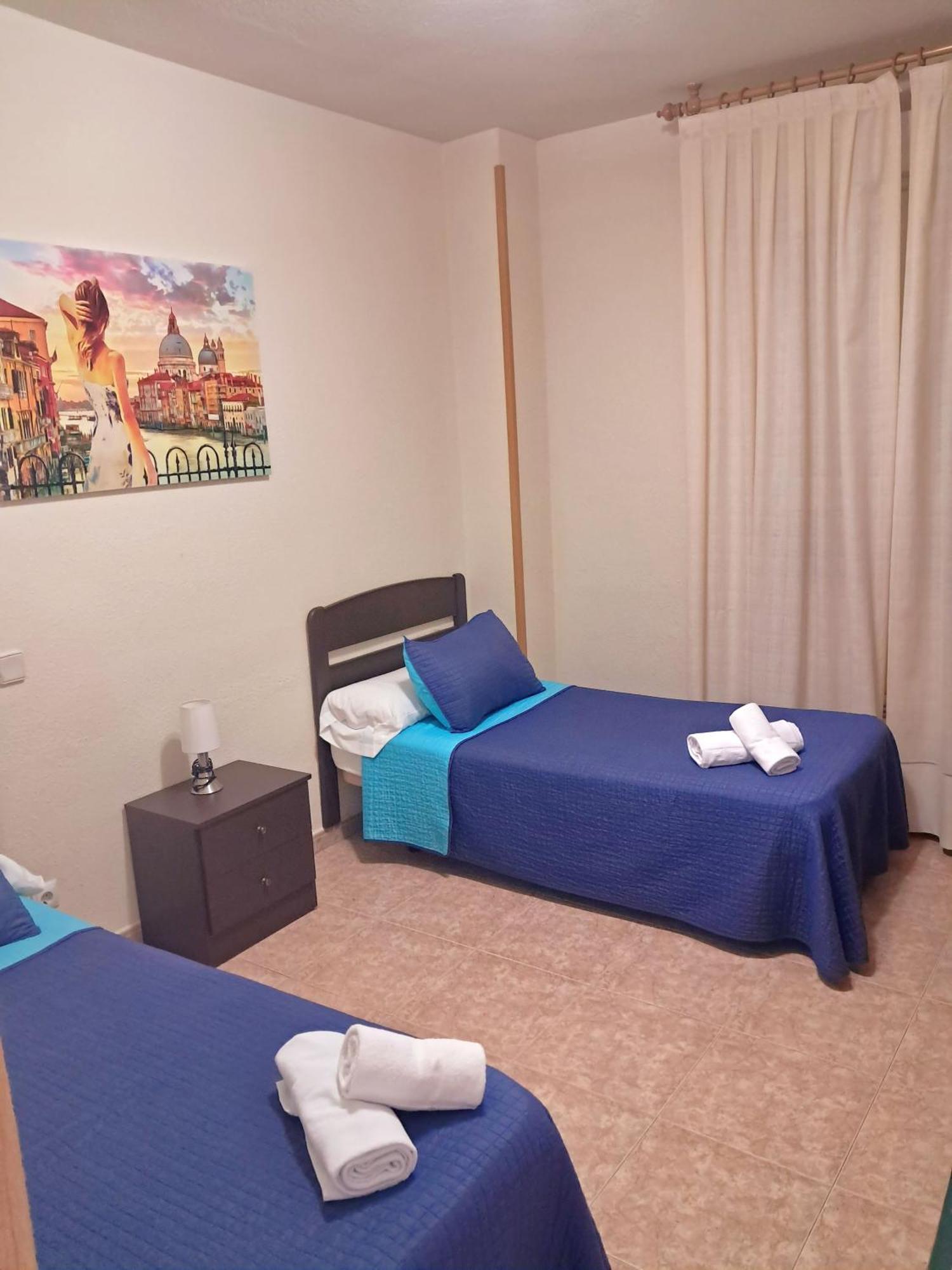 Hostal Dona Maria Valdemoro Exterior foto