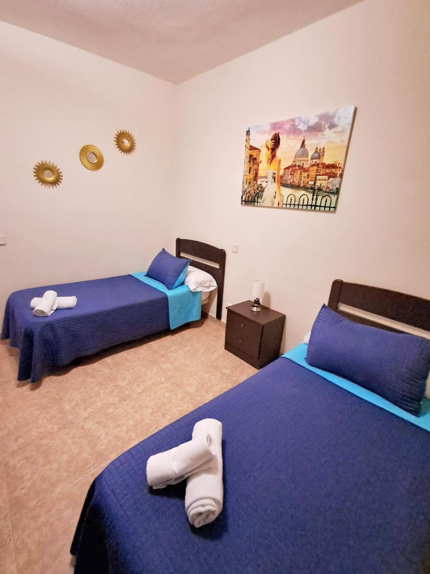 Hostal Dona Maria Valdemoro Exterior foto